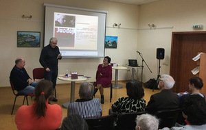 Viktoro Rudžiansko rinkinio „Juodoji dėžutė“ pristatymas Garliavoje. Autorės archyvo nuotr.