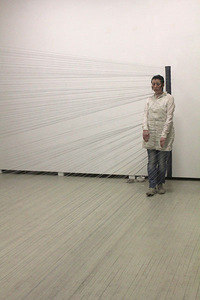 Židrija Janušaitė. Performansas „Vienatvės. Prisilietimai“, 90 min., 2015, galerija „Meno parkas“. Kartu su Rosanda Sorakaite ir Laurynu Leonaičiu.