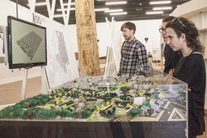 PUPA. Kolektyviniai sodai – stendas Roterdamo bienalėje