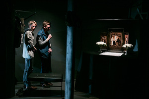 Spektaklio „Akmenys jo kišenėse“ fragmentas