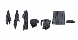 7 DIENOS, 2007 m. Šlifavimo medžiaga, siuvimas, raižymas, autorinė technika. Nuotr. Renatos Vinckevičiūtės. 7 DIENOS, 2007 m. Šlifavimo medžiaga, siuvimas, raižymas, autorinė technika. Nuotr. Renatos Vinckevičiūtės.