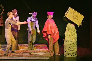 A. Sužiedelis spektaklyje „Kiškis pabėgėlis“ (Nacionalinis Kauno dramos teatras). Svetlanos Baturos nuotr.