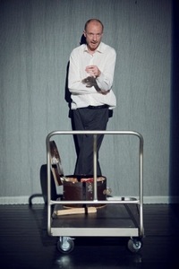 R.Gary "Aušros pažadas" (rež. A.Sunklodaitė), NKDT. Nuotraukų autorius - Donatas Stankevičius.