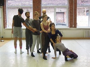 „Balta balto“ repeticija. Teatro „Aura“ nuotr.