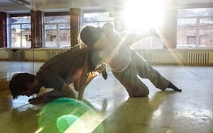 „Balta balto“ repeticija. Teatro „Aura“ nuotr.