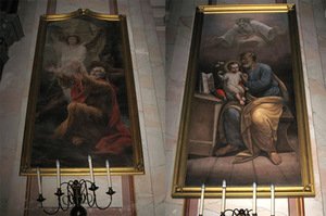 E. M. Andriolis. „Šv. Petro stebuklingas išvadavimas iš kalėjimo“ ir „Šv. Juozapas Sužieduotinis“, 1891–1892 m. Kauno Šv. apaštalų Petro ir Povilo arkikatedra bazilika. Autoriaus fotografijos