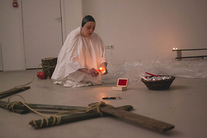 Eva Martino. Performansas „Be pavadinimo #000“. Inetos Ivoškaitės nuotr.