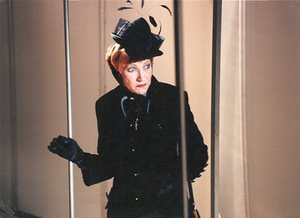 D. Kazragytė (Fru Tesman) H. Ibseno spektaklyje „Heda Gabler“ (rež. G. Varnas), 1998 m.