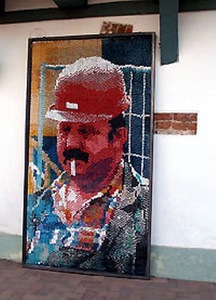 „Rapolas – darbų vykdytojas“, 2008 m., 235x130cm, karoliai, peyote vėrimas.