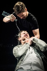 Spektaklio „Pagalvinis“ fragmentas. D. Matvejevo nuotr.