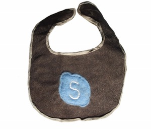 NAUJOJI EMIGRACIJA / PALIKTIEJI, 2012-2013 m. Šlifavimo medžiaga, siuvimas, siuvinėjimas, autorinė technika. Nuotr. Renatos Vinckevičiūtės. NAUJOJI EMIGRACIJA / PALIKTIEJI, 2012-2013 m. Šlifavimo medžiaga, siuvimas, siuvinėjimas, autorinė technika. Nuotr. Renatos Vinckevičiūtės.