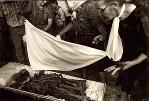 R.Juškelis. „Partizanų palaikų perlaidojimas“