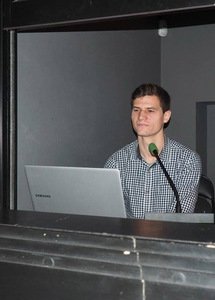 Vilniaus universiteto Kauno humanitarinio fakulteto audiovizualinio vertimo programos studentas Ričardas Kudirka. Lauros Niedzviegienės nuotr. Vilniaus universiteto Kauno humanitarinio fakulteto audiovizualinio vertimo programos studentas Ričardas Kudirka. Lauros Niedzviegienės nuotr.