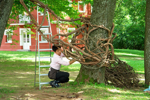 Kūrėjams svarbu ne tik tai, kaip jų kūrinys atrodo dabar, bet ir jo kitimo bei nykimo procesas. Jie stengiasi, kad kūriniai visose stadijose išliktų saugūs praeiviams Kūrėjams svarbu ne tik tai, kaip jų kūrinys atrodo dabar, bet ir jo kitimo bei nykimo procesas. Jie stengiasi, kad kūriniai visose stadijose išliktų saugūs praeiviams