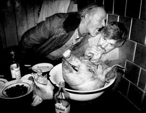 R.Vikšraitis. "Skerstuvės".1999. Nuotr. iš www.kaunoaleja.lt R.Vikšraitis. "Skerstuvės".1999. Nuotr. iš www.kaunoaleja.lt